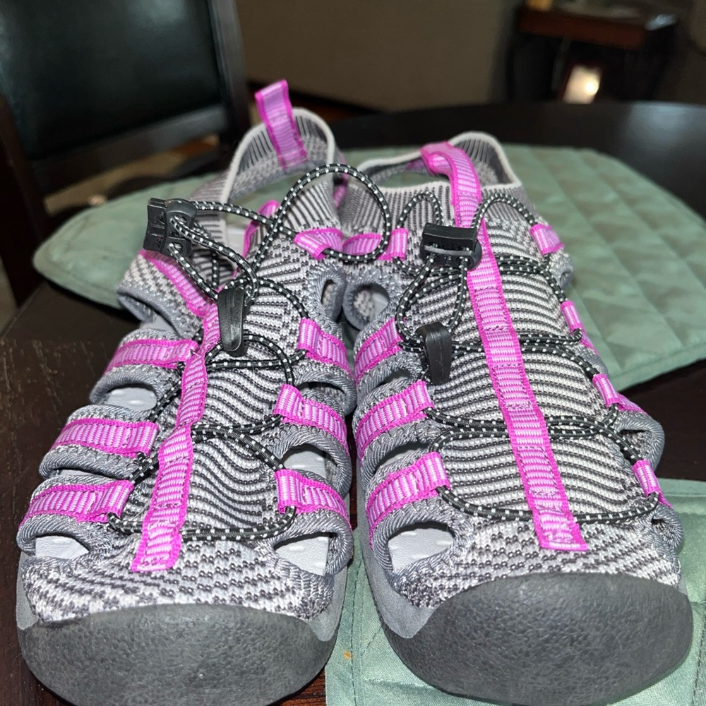 Ocean coast manta Women's Striped Pink and Gray Sandals pull tie 8